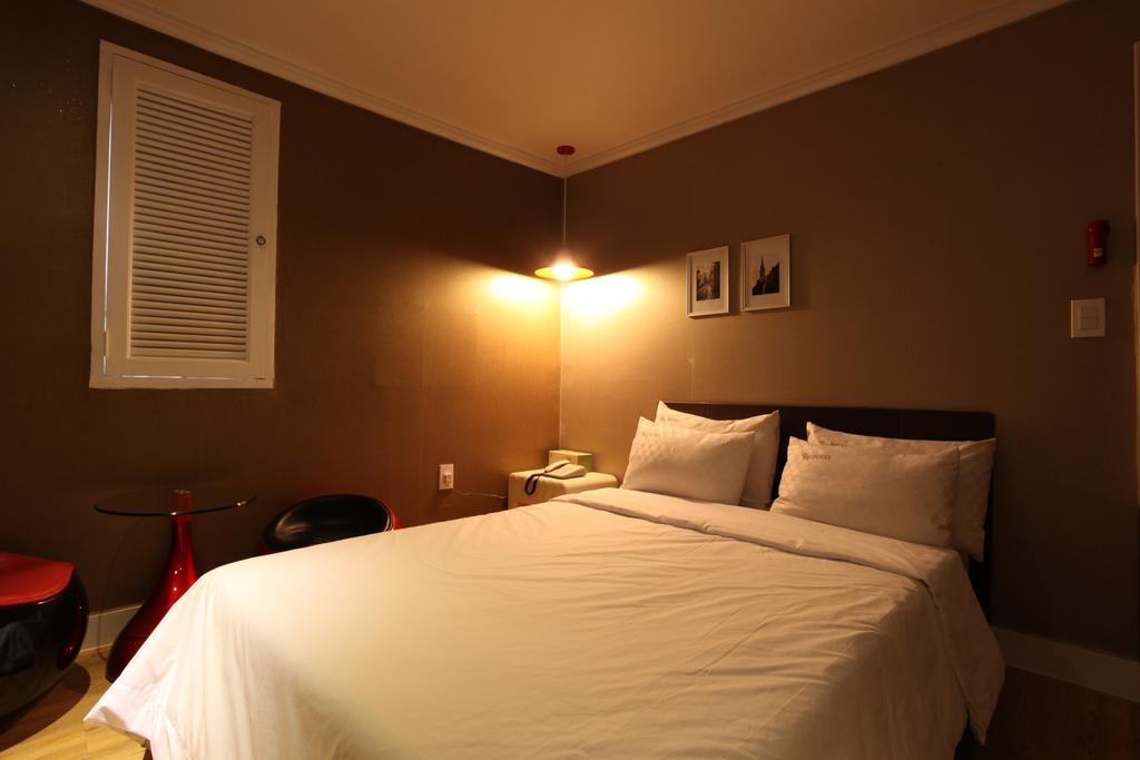 Hotel Goguma Shinchon Σεούλ Εξωτερικό φωτογραφία