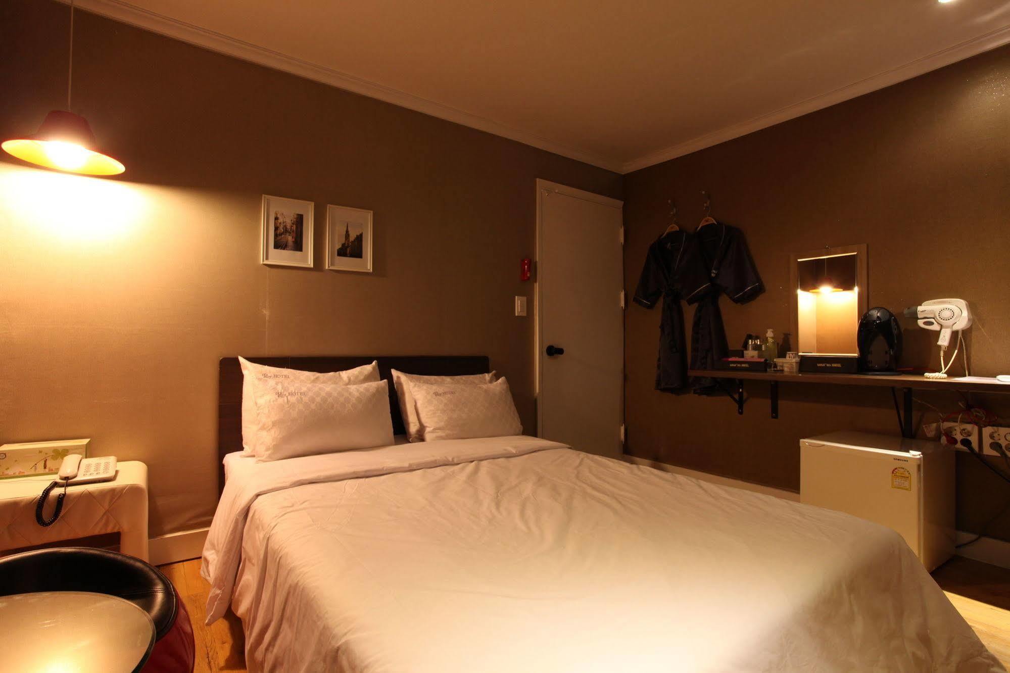 Hotel Goguma Shinchon Σεούλ Εξωτερικό φωτογραφία